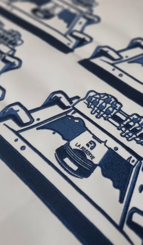 Ecusson personnalisé avec votre logo (10 cm max) à coudre