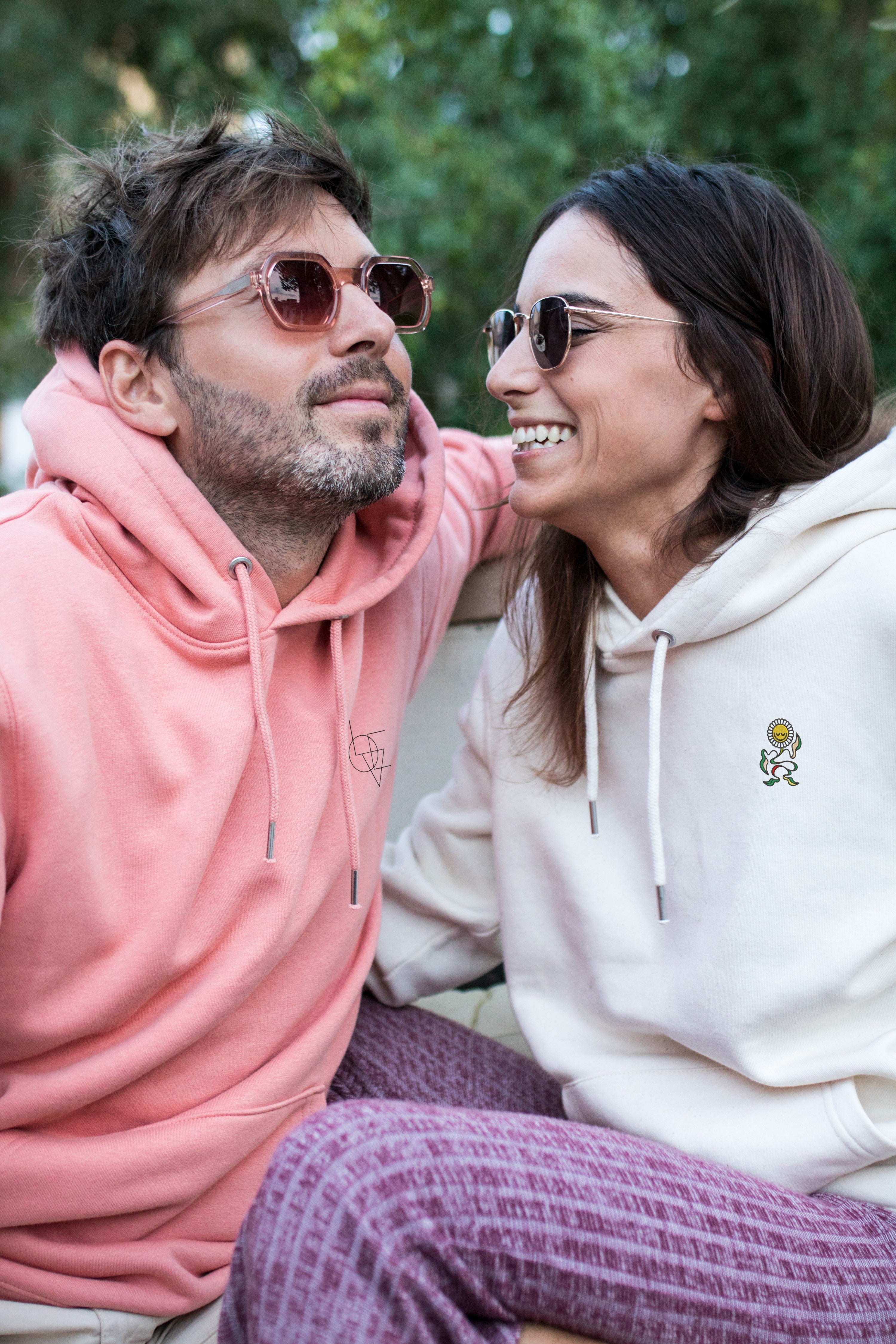 Votre dessin brodé sur sweat capuche BIO